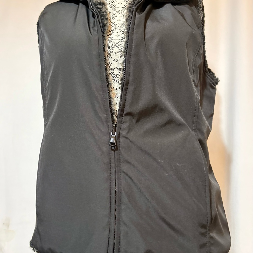 Kristen Blake Faux Fur Reversible Vest Pockets Women's Sz Med EUC - Picture 12 of 12